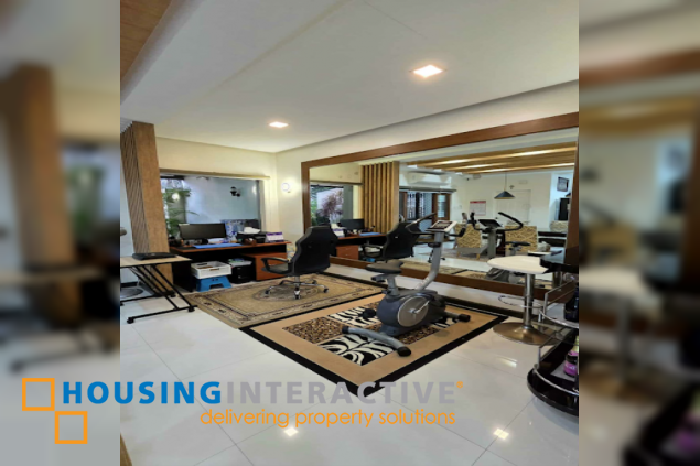 fully furnished 2 storey house for sale in bf resort village