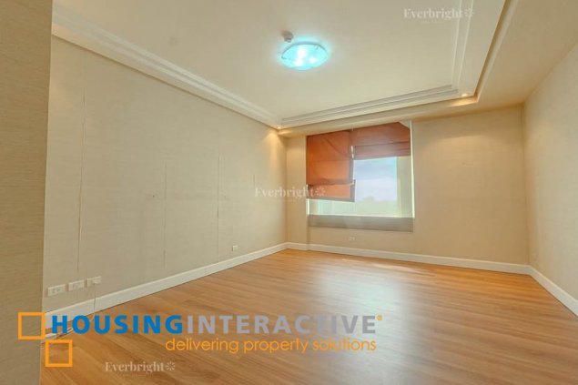 bare 3br unit with parking for sale in one roxas triangle