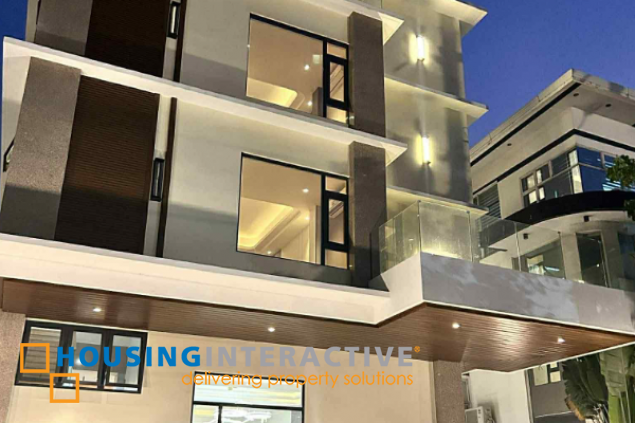 for sale high end luxury home in marina palm coast village