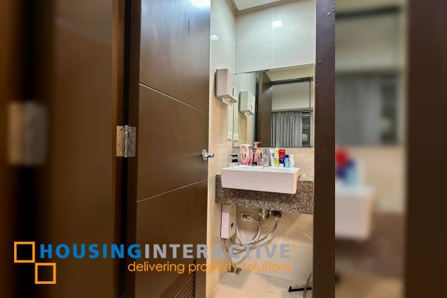 for rent 2br unit in uptown ritz residences