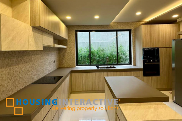 5br brand new house for sale in bf homes