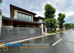 for sale 5br brand new house with home lift in bf homes