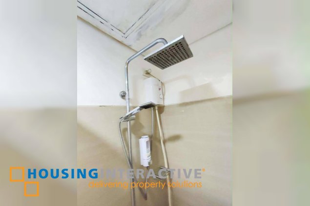 1br unit with balcony for sale in shore residences