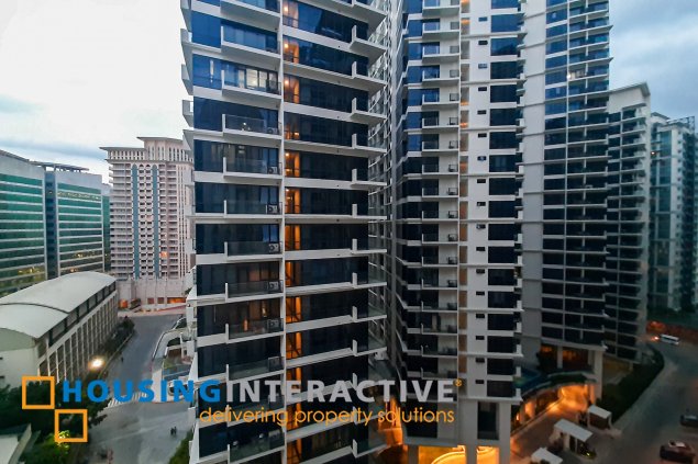 studio condo unit at stamford executive residences for sale