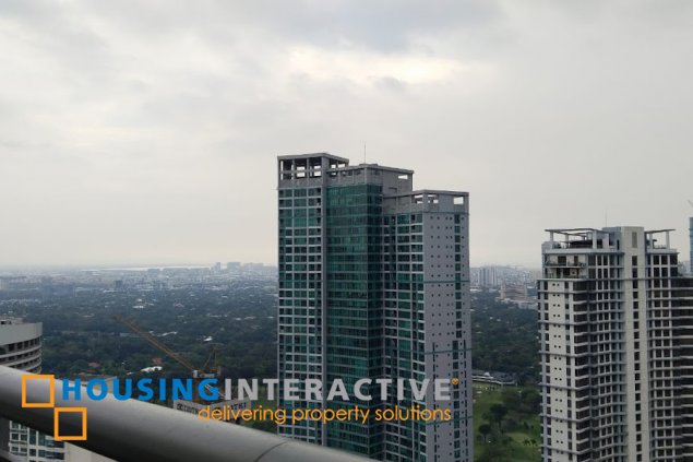 for lease 3br unit in the suites