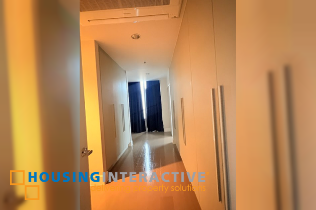 4br penthouse unit with parking for lease in proscenium at rockwell