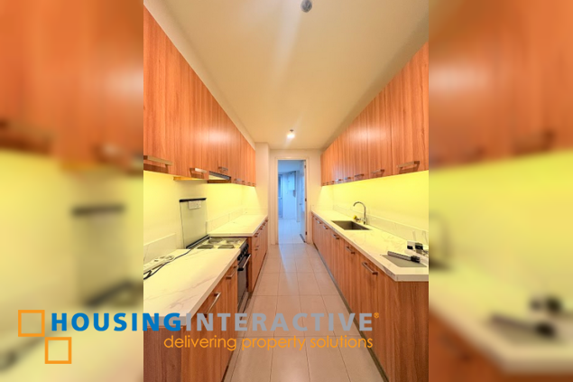 4br penthouse unit with parking for lease in proscenium at rockwell