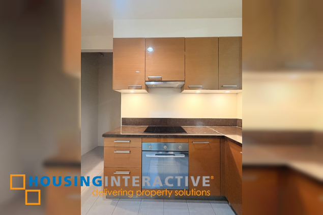 4br penthouse unit with parking for lease in proscenium at rockwell