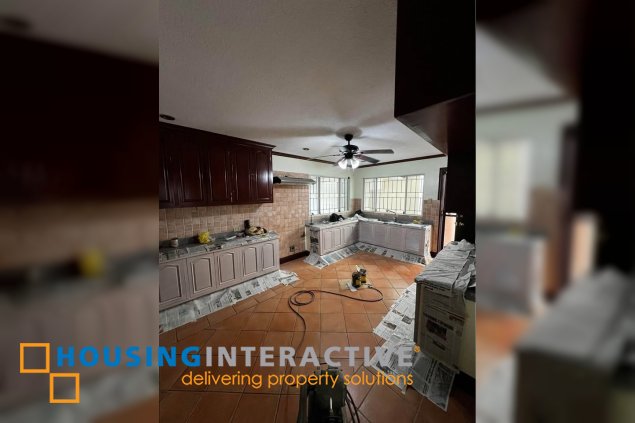 magallanes village makati city h&l for lease