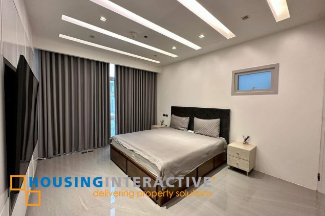 fully upgraded and furnished 3 bedroom unit in two maridien for sale