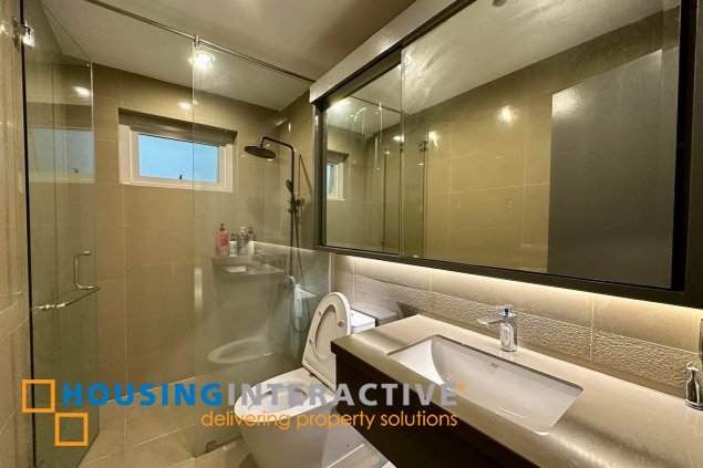 fully upgraded and furnished 3 bedroom unit in two maridien for sale