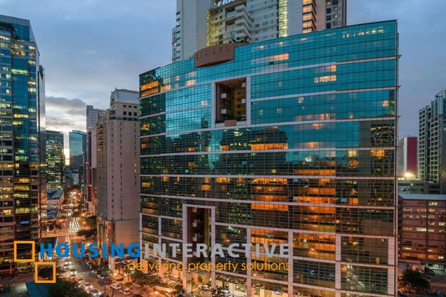 3br unit with 5 parking slots for sale in fraser place