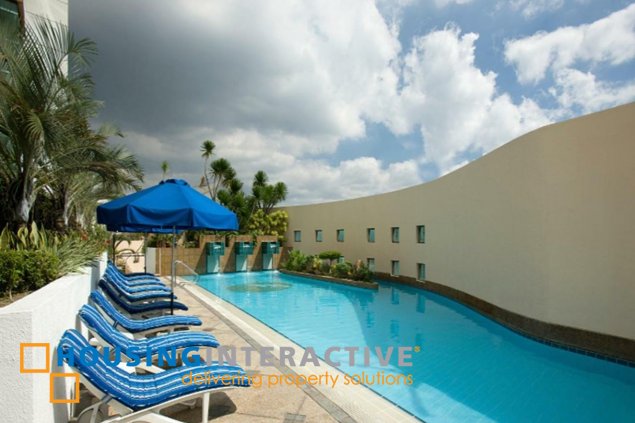 3br unit with 5 parking slots for sale in fraser place