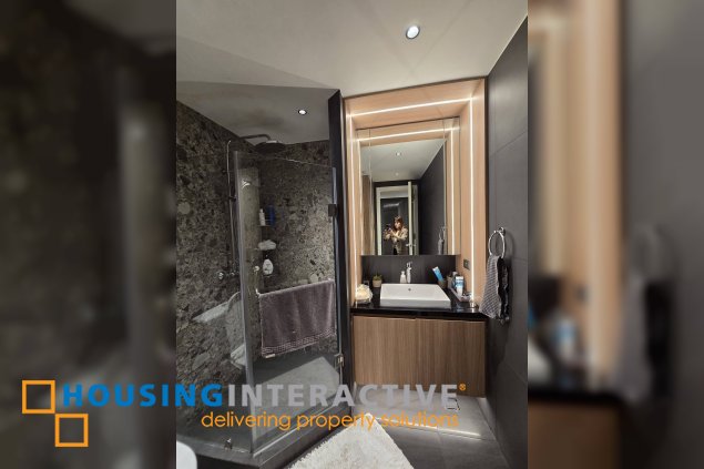 new in the market: fully renovated 2br + den at joya tower, rockwell makati