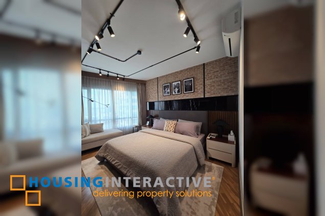 new in the market: fully renovated 2br + den at joya tower, rockwell makati