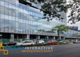 for sale 2br unit with parking slots in park central