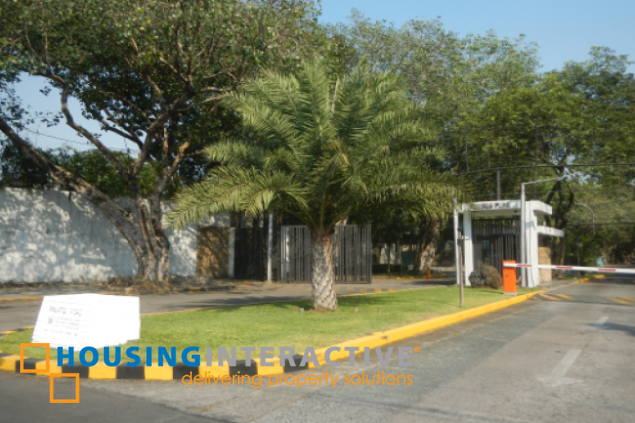 5br house with parking and pool for sale in north forbes park