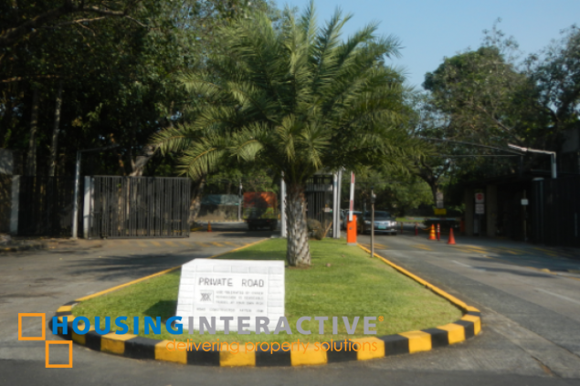 5br house with parking and pool for sale in north forbes park