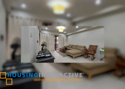3br unit with parking for sale in galeria de magallanes