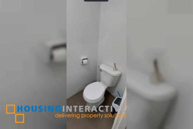 3br unit with parking for sale in galeria de magallanes