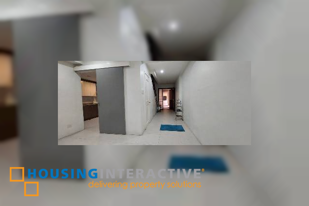3br unit with parking for sale in galeria de magallanes