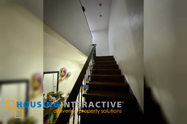 3br unit with parking for sale in galeria de magallanes