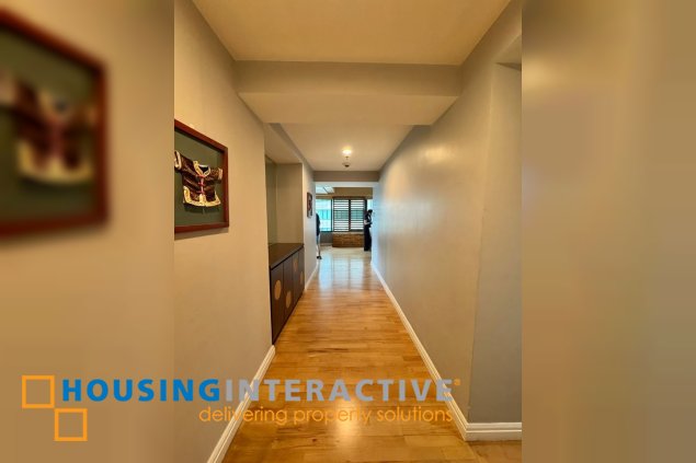 fully furnished 2br unit with parking for lease in one rockwell