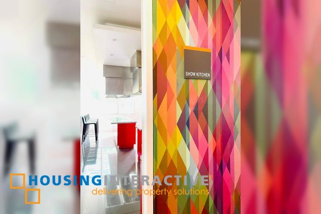 unfurnished 1 br condominium unit with 1 parking slot in the residences at commonwealth for sale