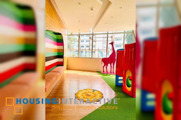 unfurnished 1 br condominium unit with 1 parking slot in the residences at commonwealth for sale