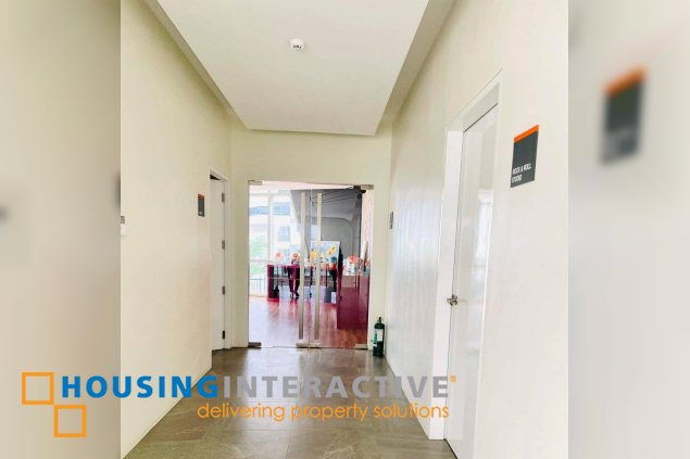 unfurnished 1 br condominium unit with 1 parking slot in the residences at commonwealth for sale