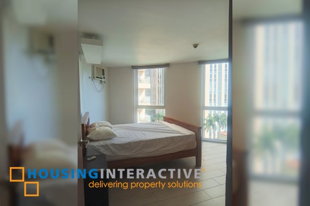 𝐅𝐎𝐑 𝐋𝐄𝐀𝐒𝐄: 𝐕𝐄𝐍𝐈𝐂𝐄 𝐋𝐔𝐗𝐔𝐑𝐘 𝐑𝐄𝐒𝐈𝐃𝐄𝐍𝐂𝐄𝐒