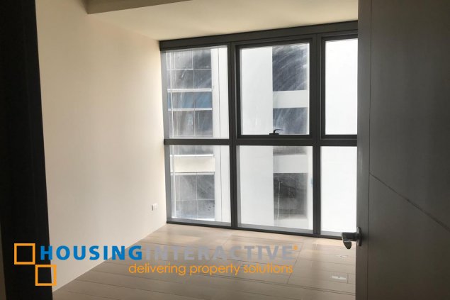 𝐅𝐎𝐑 𝐋𝐄𝐀𝐒𝐄: 𝐔𝐏𝐓𝐎𝐖𝐍 𝐑𝐈𝐓𝐙 𝟒𝐁𝐑