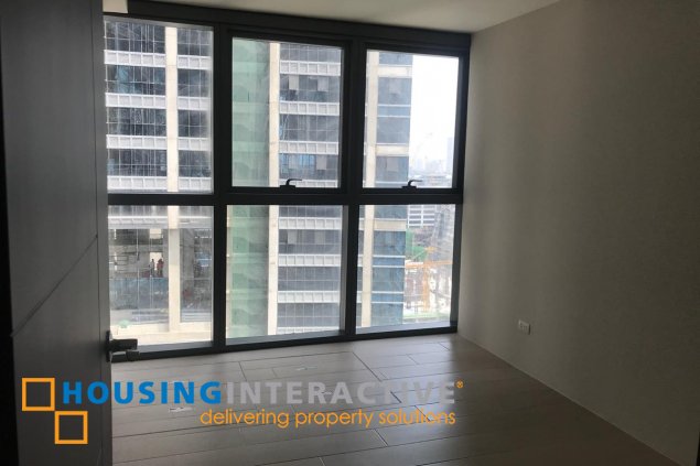 𝐅𝐎𝐑 𝐋𝐄𝐀𝐒𝐄: 𝐔𝐏𝐓𝐎𝐖𝐍 𝐑𝐈𝐓𝐙 𝟒𝐁𝐑