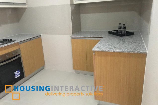 𝐅𝐎𝐑 𝐋𝐄𝐀𝐒𝐄: 𝐔𝐏𝐓𝐎𝐖𝐍 𝐑𝐈𝐓𝐙 𝟒𝐁𝐑