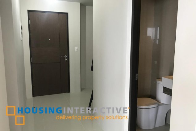 𝐅𝐎𝐑 𝐋𝐄𝐀𝐒𝐄: 𝐔𝐏𝐓𝐎𝐖𝐍 𝐑𝐈𝐓𝐙 𝟒𝐁𝐑