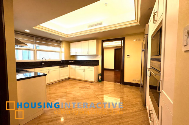 semi-furnished 4br unit with parking for lease in discovery primea