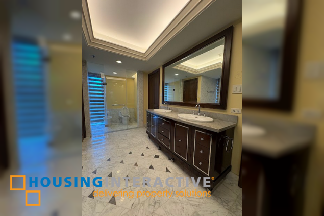 semi-furnished 4br unit with parking for lease in discovery primea