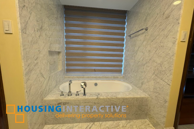 semi-furnished 4br unit with parking for lease in discovery primea