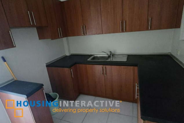 2 br unit with parking for sale in two serendra