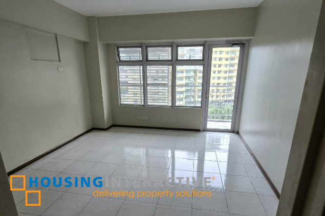 2 br unit with parking for sale in two serendra