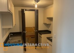 semi furnished 1 bedroom unit for sale at kroma tower