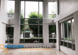 modern house for rent at taguig city